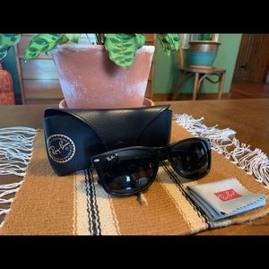 Polarized Ray Ban Wayfarers